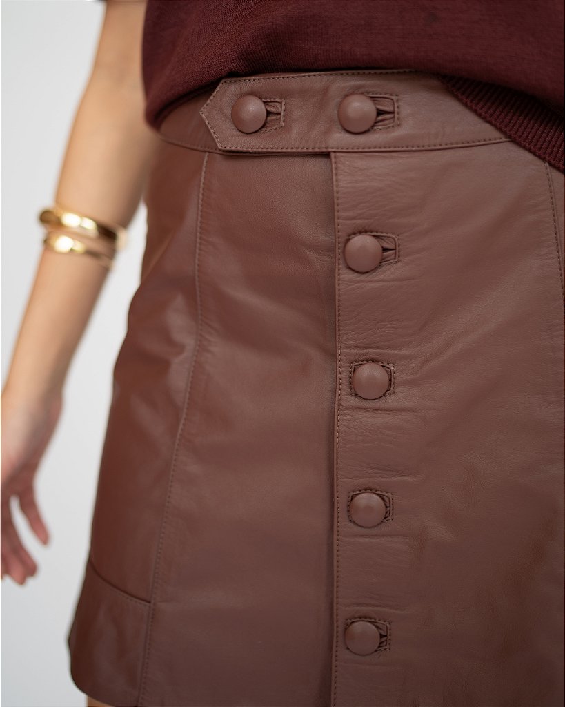 Saia Curta Couro Botões Frontais Marrom